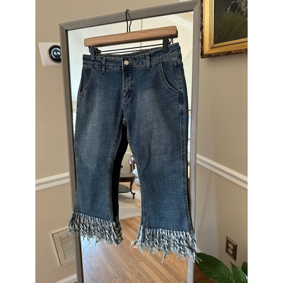 Hayden Small Jeans, Size 27, Blue HAYDEN Fringe Hem Destroyed Frayed Crop Jeans - Picture 4 of 9